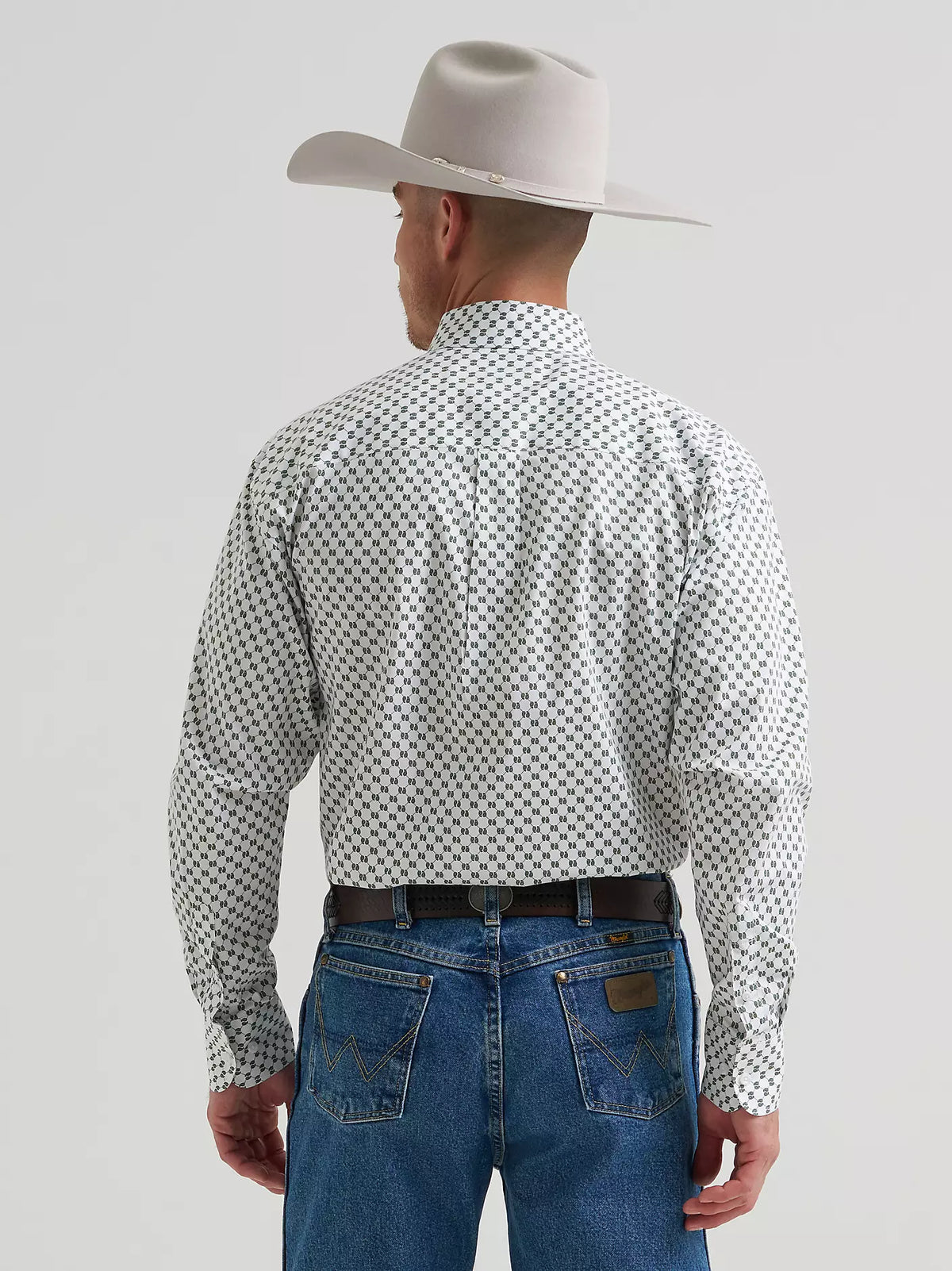 Wrangler George Strait Pine Trail Paisley Long Sleeve Button Down Shirt