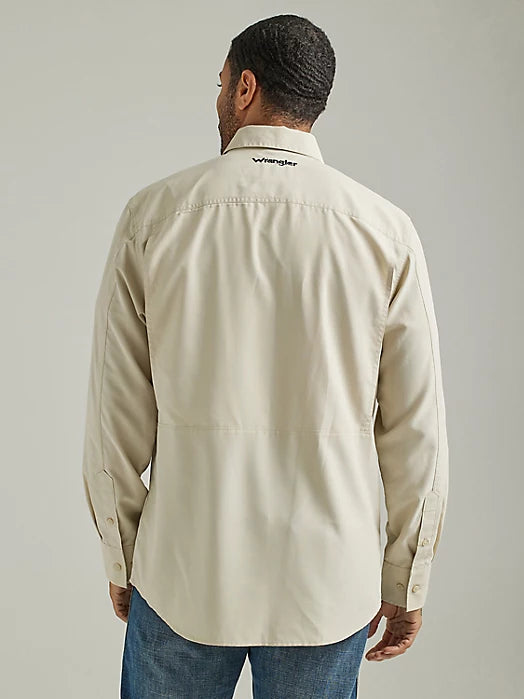 WRANGLER PERFORMANCE BUTTON FRONT LONG SLEEVE SOLID SHIRT IN OVERCAST