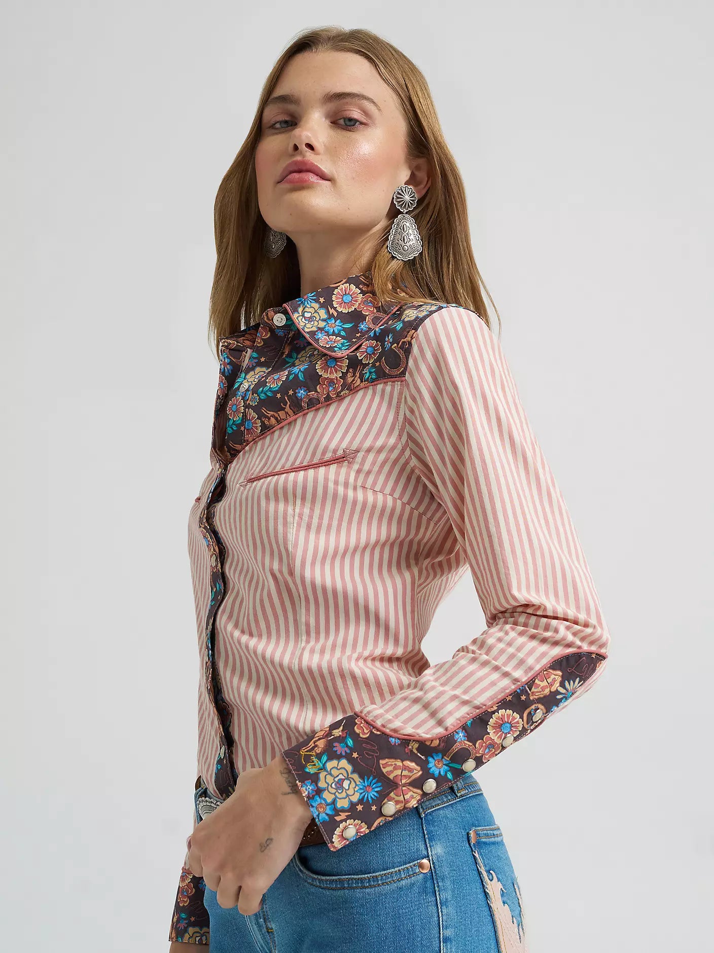 Lainey Wilson x Wrangler Prairie Print Western Snap Shirt