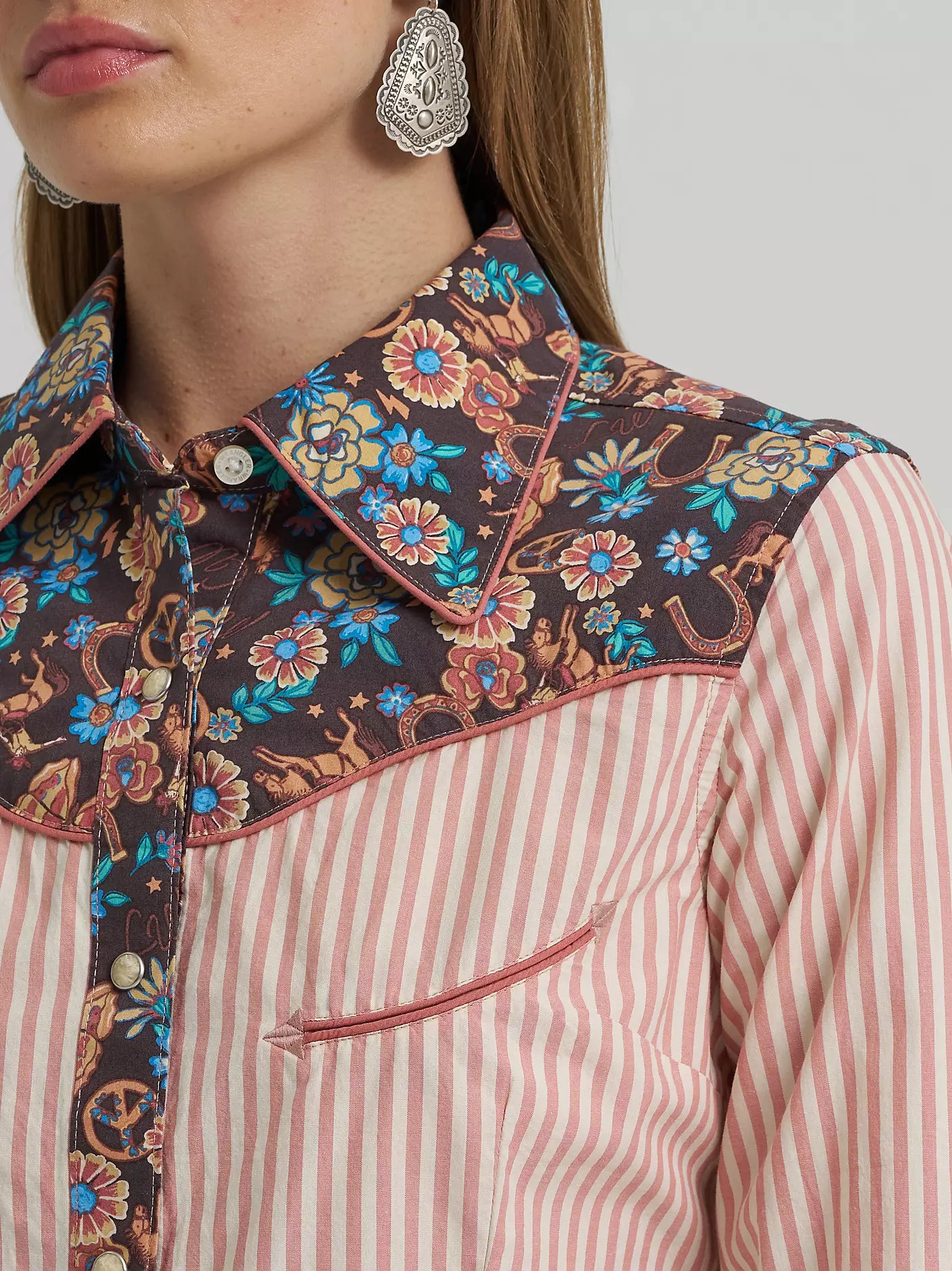 Lainey Wilson x Wrangler Prairie Print Western Snap Shirt