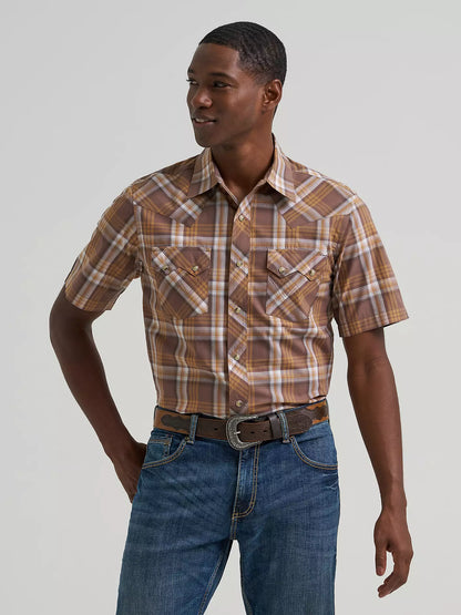 Wrangler Retro Short Sleeve Sawtooth Pocket Western Snap Shirt