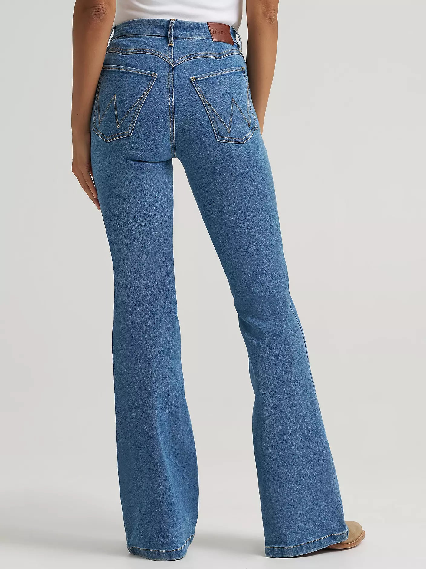 Wrangler BESPOKE High Rise Fashion Flare Jean