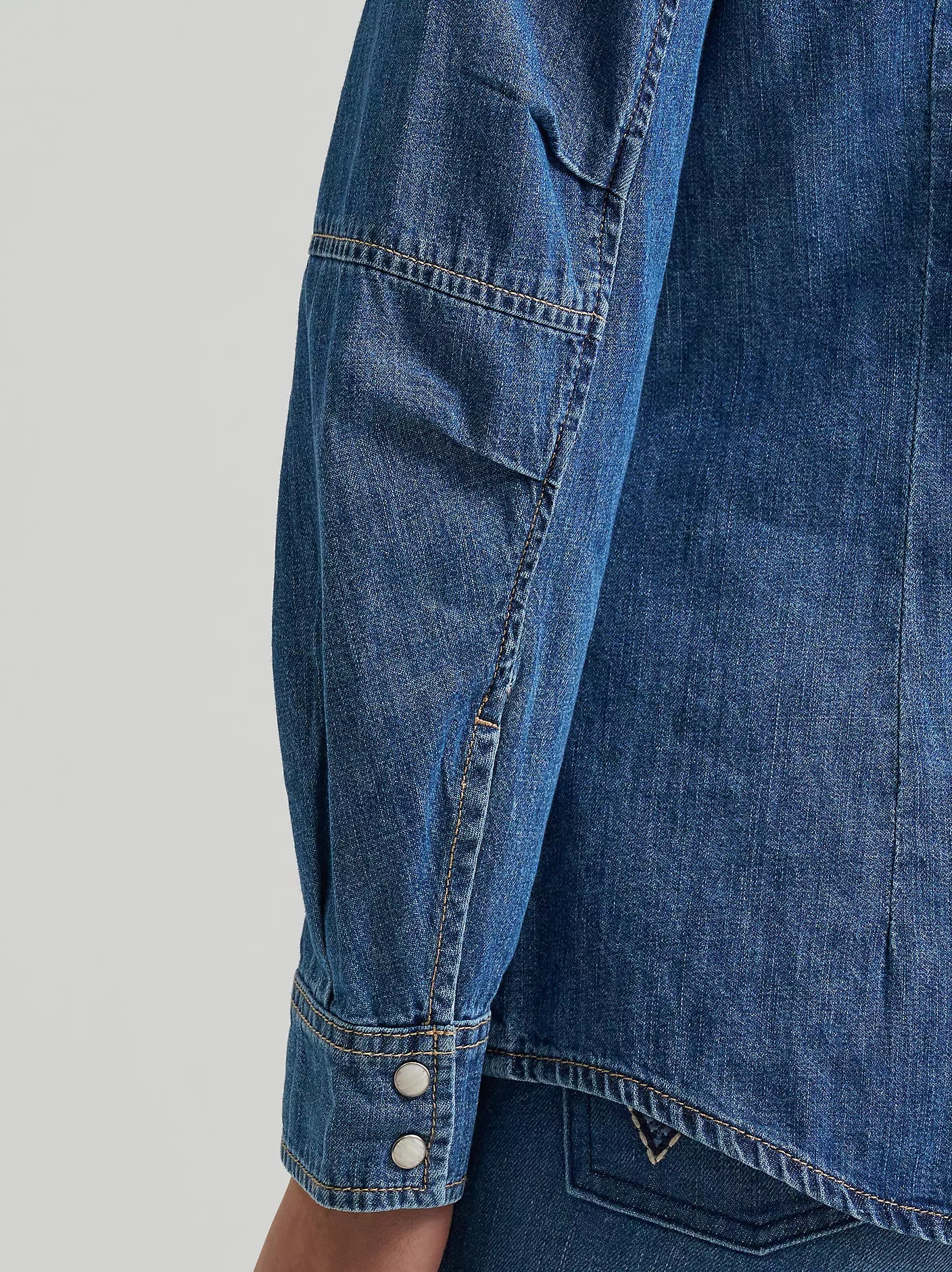 Wrangler Women's Barrel Sleeve Denim Western Snap Shirt