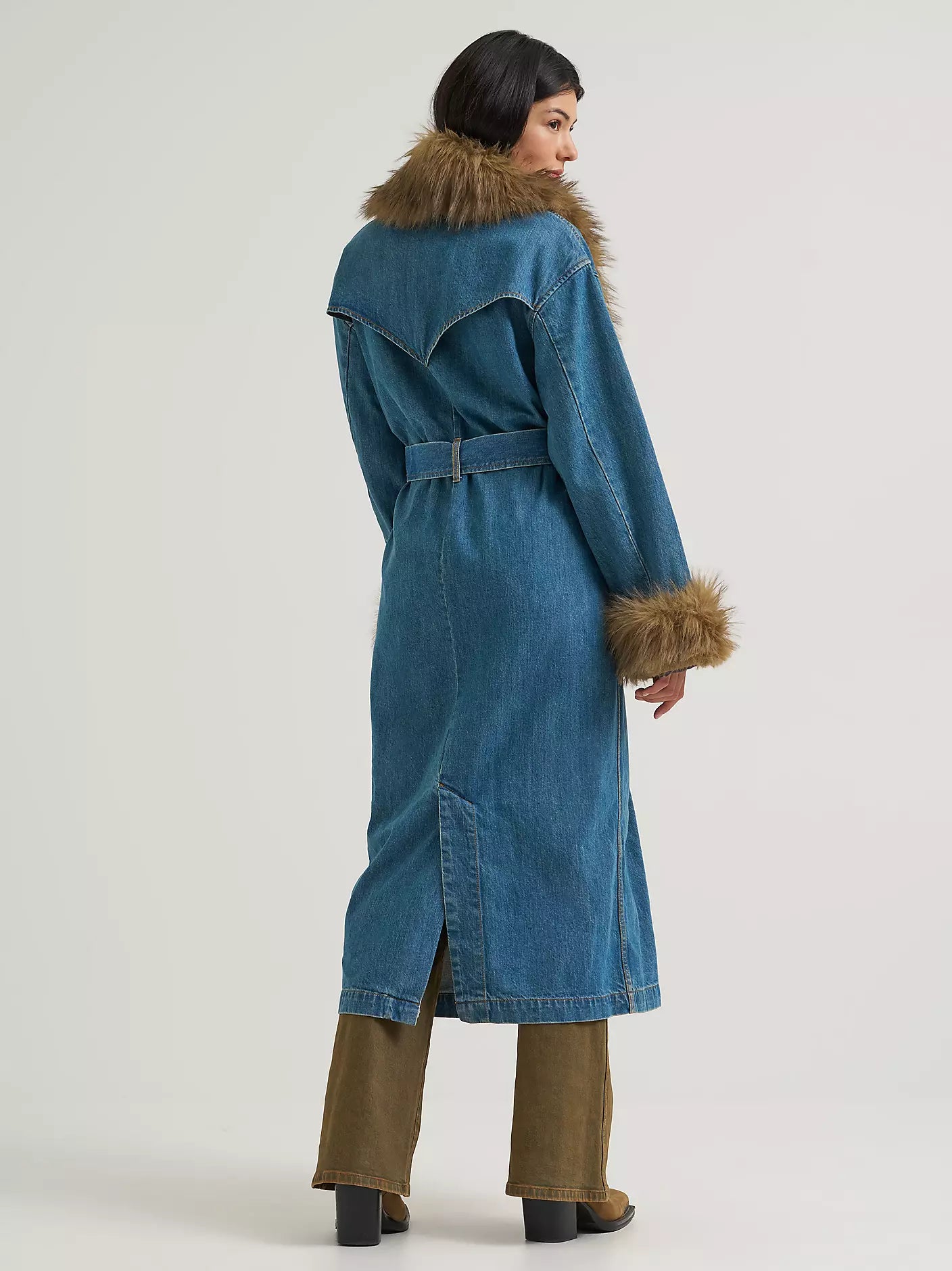 Lainey Wilson x Wrangler Trench Coat