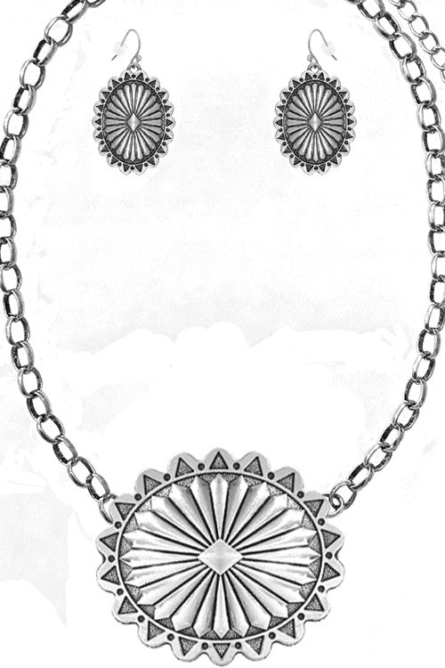 WESTERN CONCHO AZTEC FLOWER PENDANT CHAIN NECKLACE