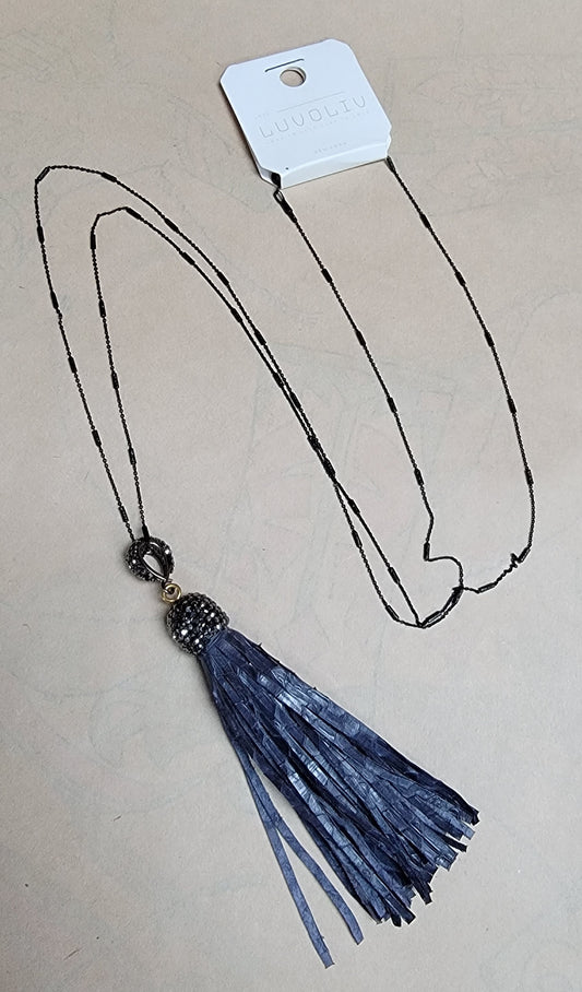 NAVY TASSEL NECKLACE