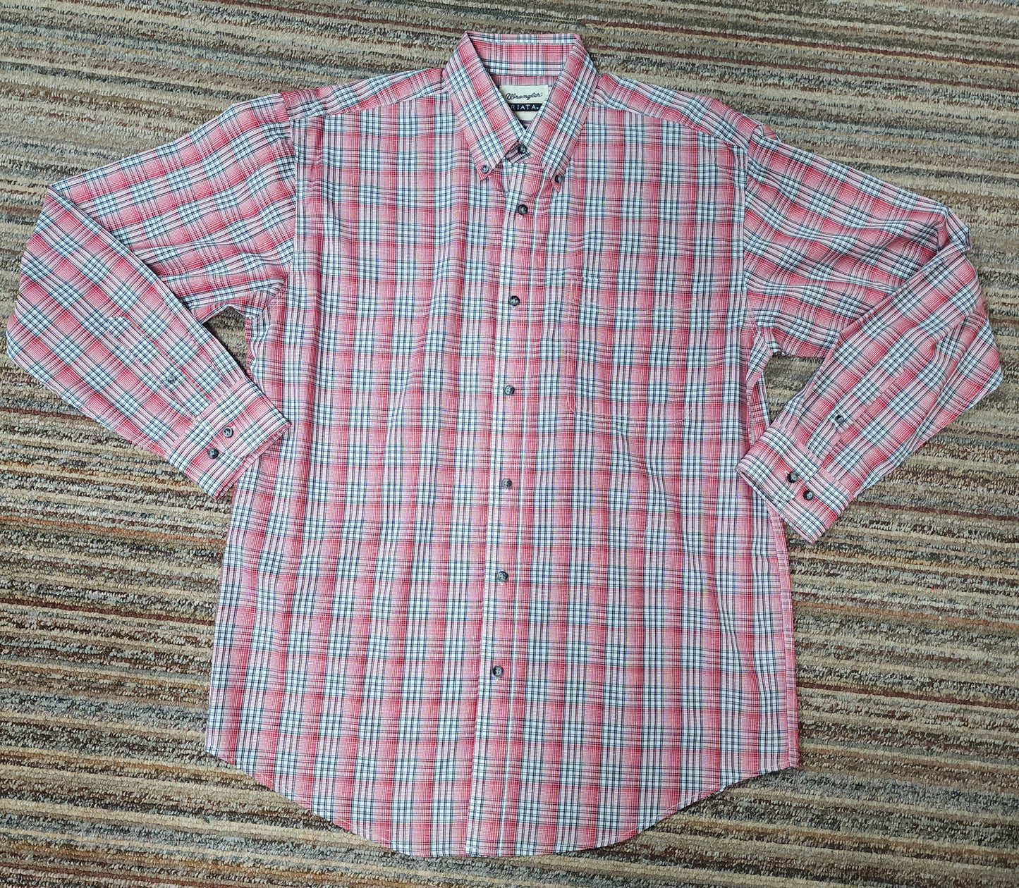 WRANGLER MEN'S RIATA PLAID LONG SLEEVE BUTTON DOWN