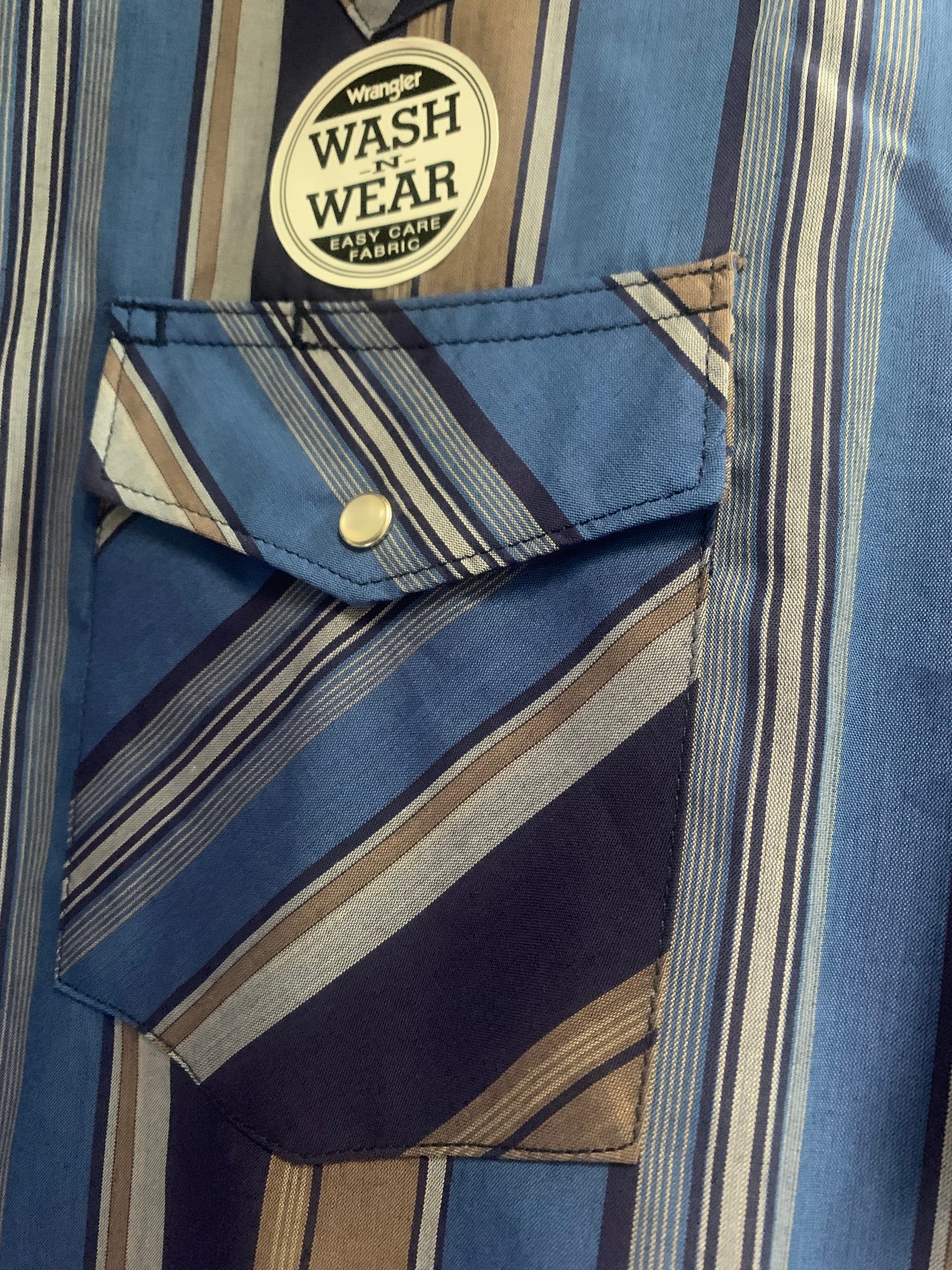 WRANGLER MEN'S WASH N WEAR SHORT SLEEVE BUTTON UP
