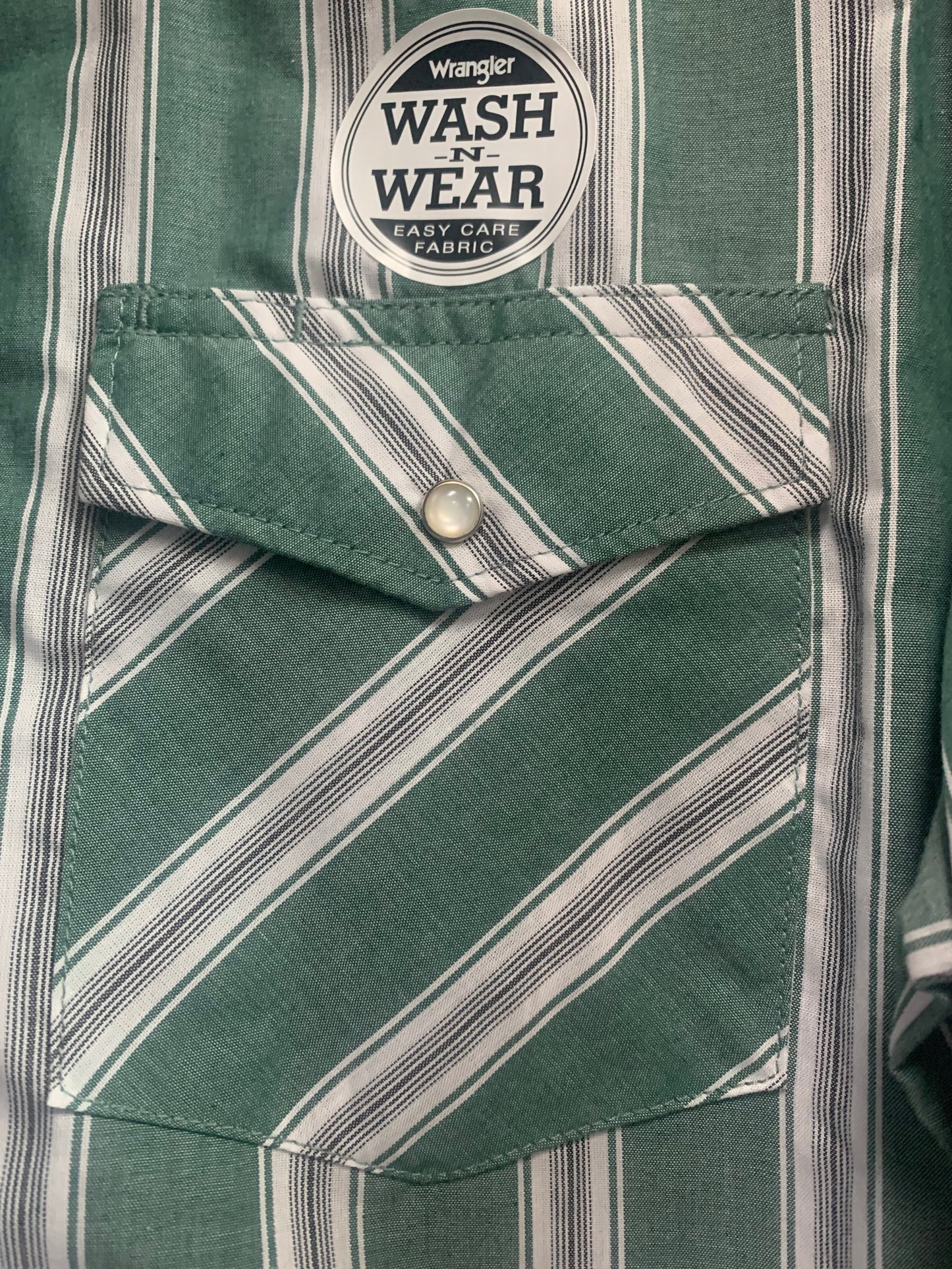 WRANGLER MEN'S WASH N WEAR SHORT SLEEVE BUTTON UP