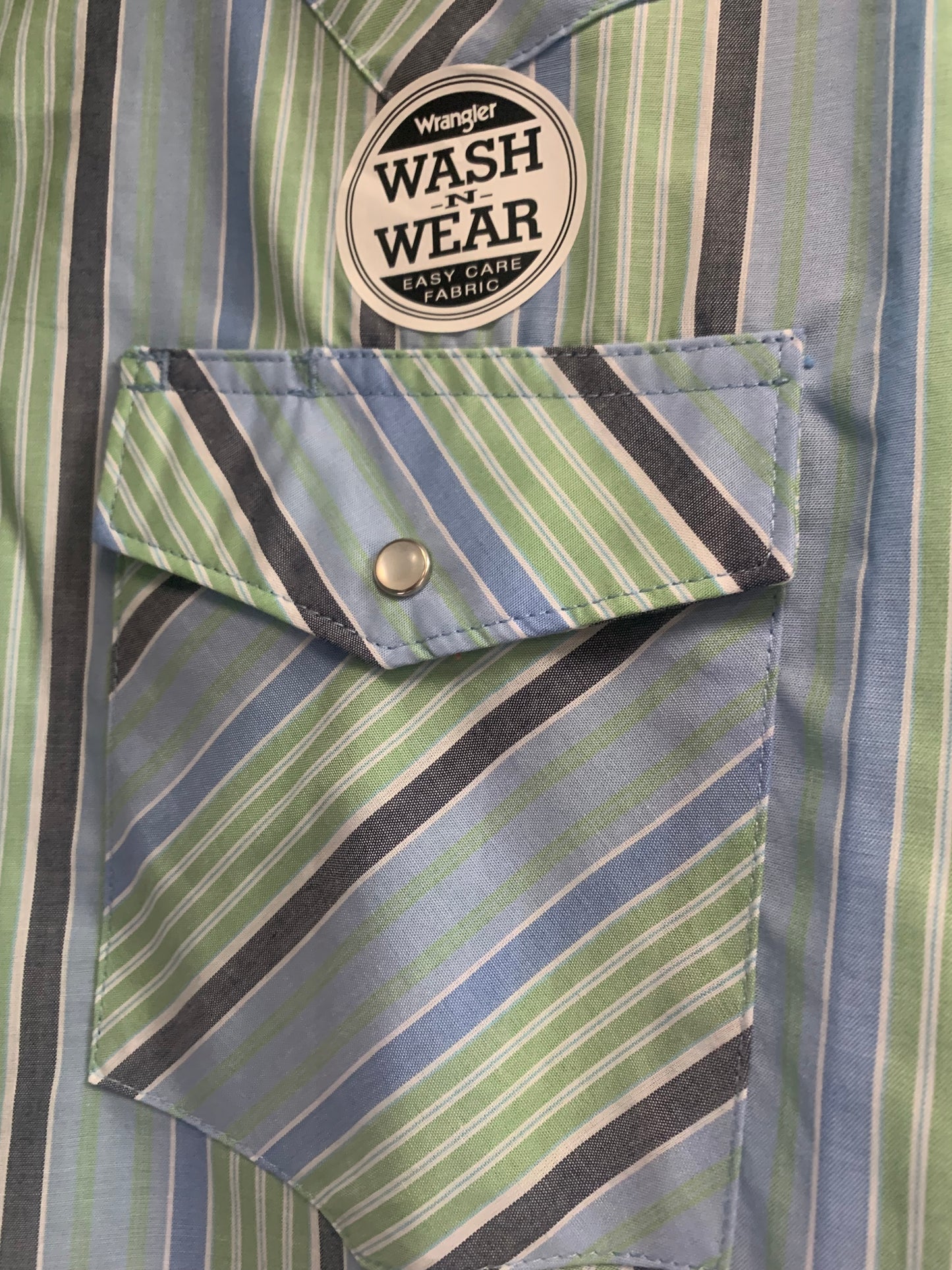 WRANGLER MEN'S WASH N WEAR SHORT SLEEVE BUTTON UP