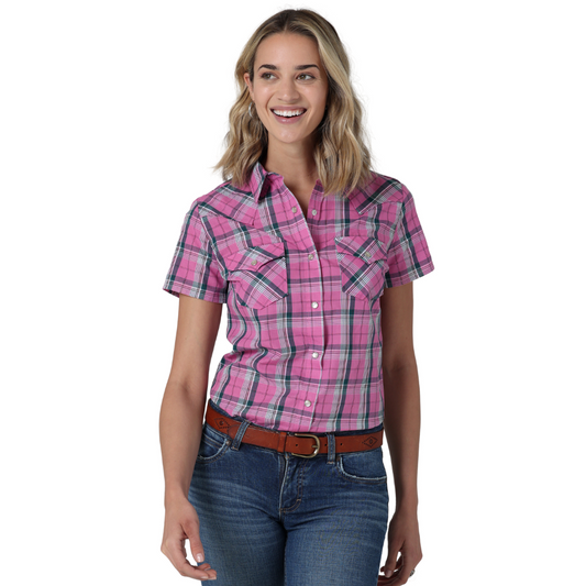 Women's Wrangler Essential Woven Shirt in Pink/Green