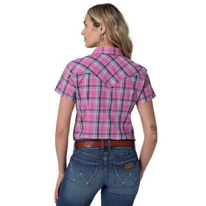Women's Wrangler Essential Woven Shirt in Pink/Green