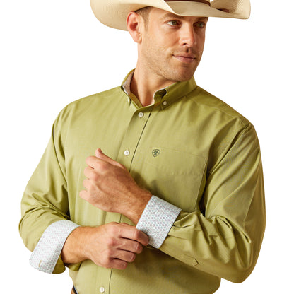 Ariat Wrinkle Free Sycamore Solid Pinpoint Oxford Classic Fit Shirt