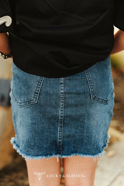 Classic Western Unfinished Hem Mid Wash Skirt