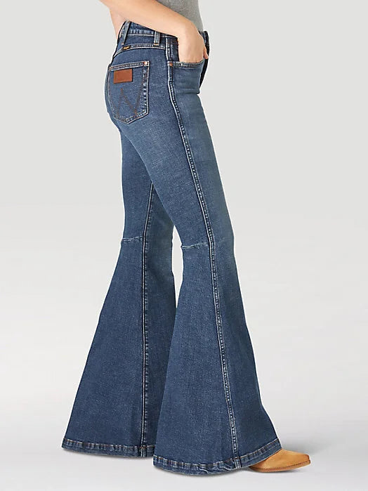 THE WRANGLER RETRO JEAN TRUMPET FLARE IN GINNY