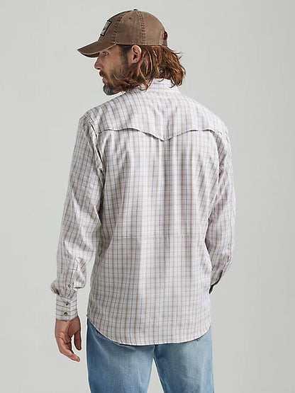 WRANGLER PERFORMANCE SNAP LONG SLEEVE PLAID SHIRT IN TAN PLAID