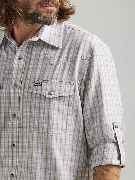WRANGLER PERFORMANCE SNAP LONG SLEEVE PLAID SHIRT IN TAN PLAID