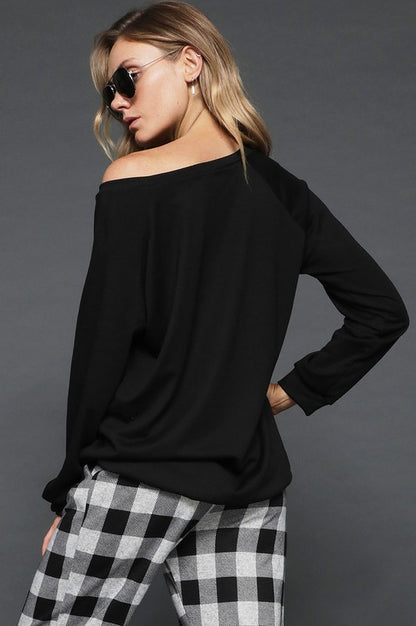 LIP WIDE NECK SWEATSHIRT