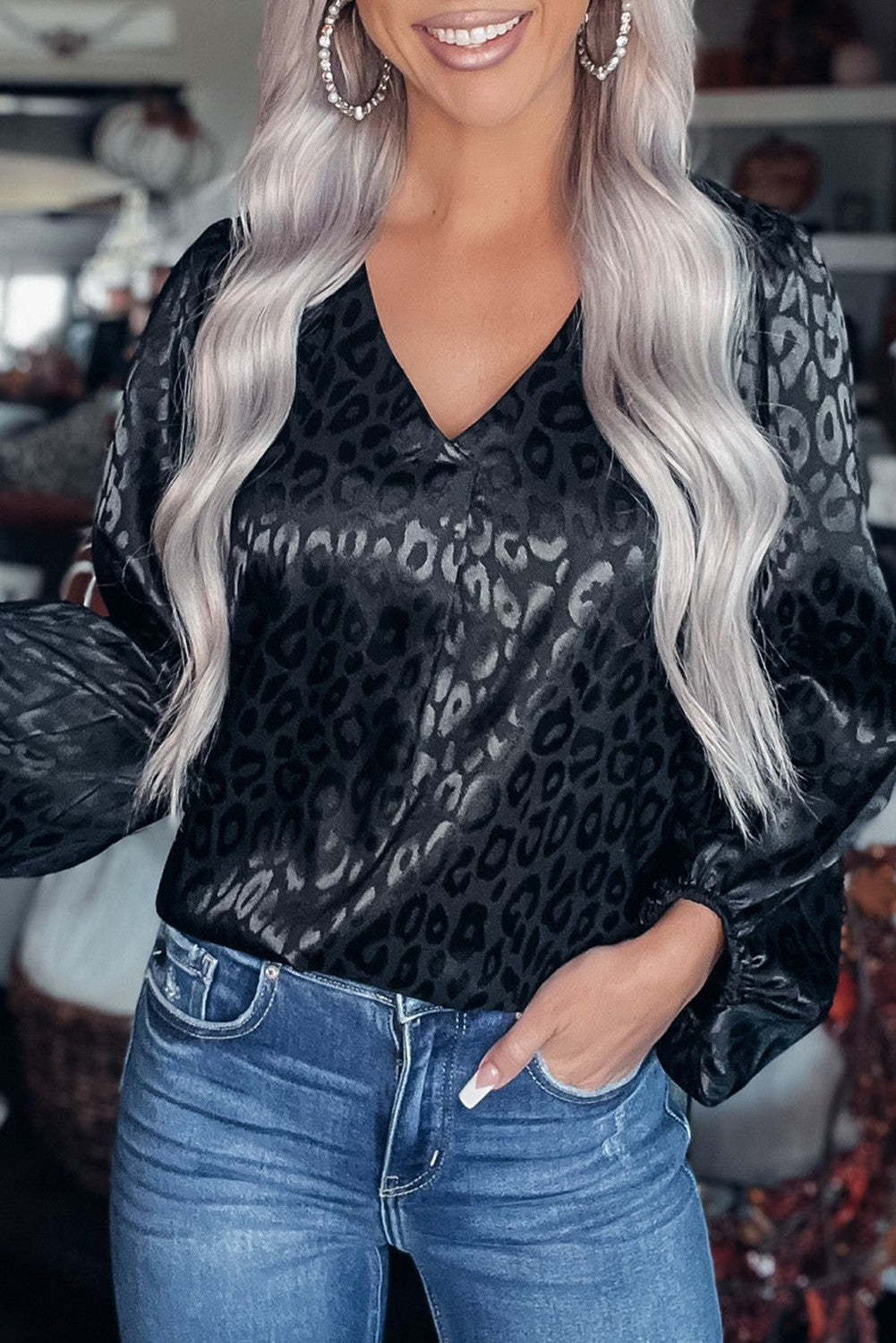 V-NECK LEOPARD PATTERN BLOUSE