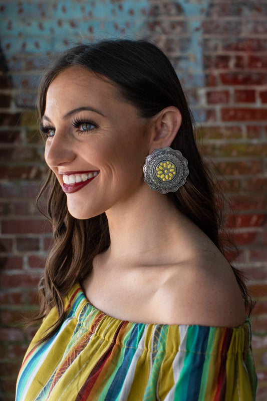 YELLOW STONE CONCHO FLOWER EARRINGS