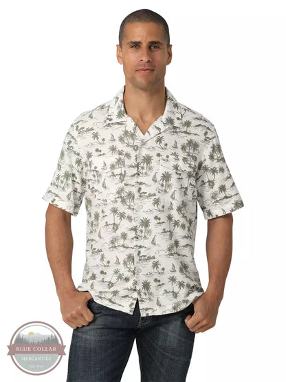 WRANGLER COCONUT COWBOY SHORT SLEEVE SNAP CAMP SHIRT IN A WHITE TROPICAL PRINT