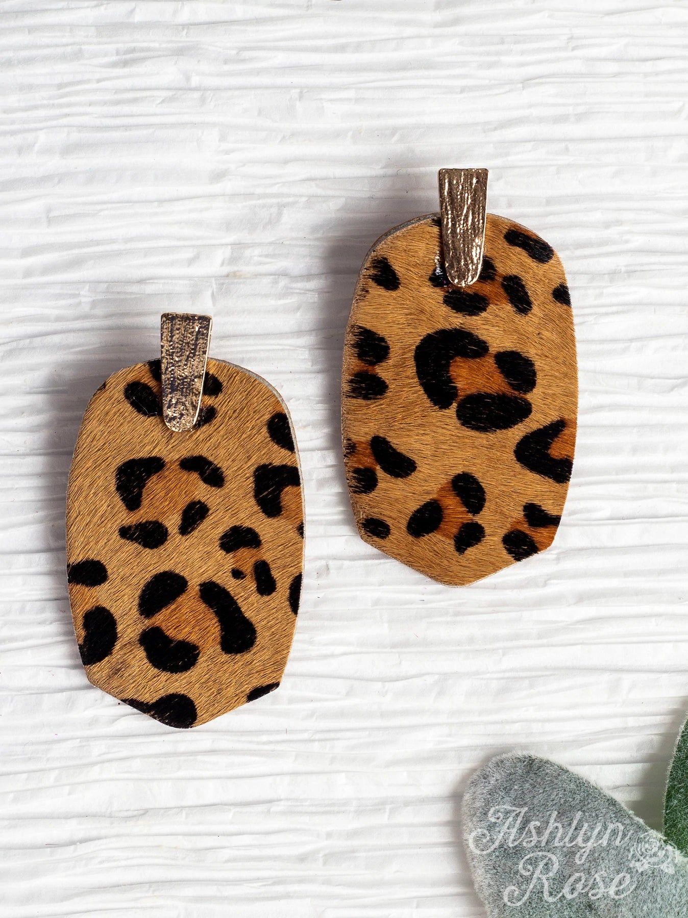 SHOULD'VE BEEN BETTER OVAL LEOPARD EARRINGS